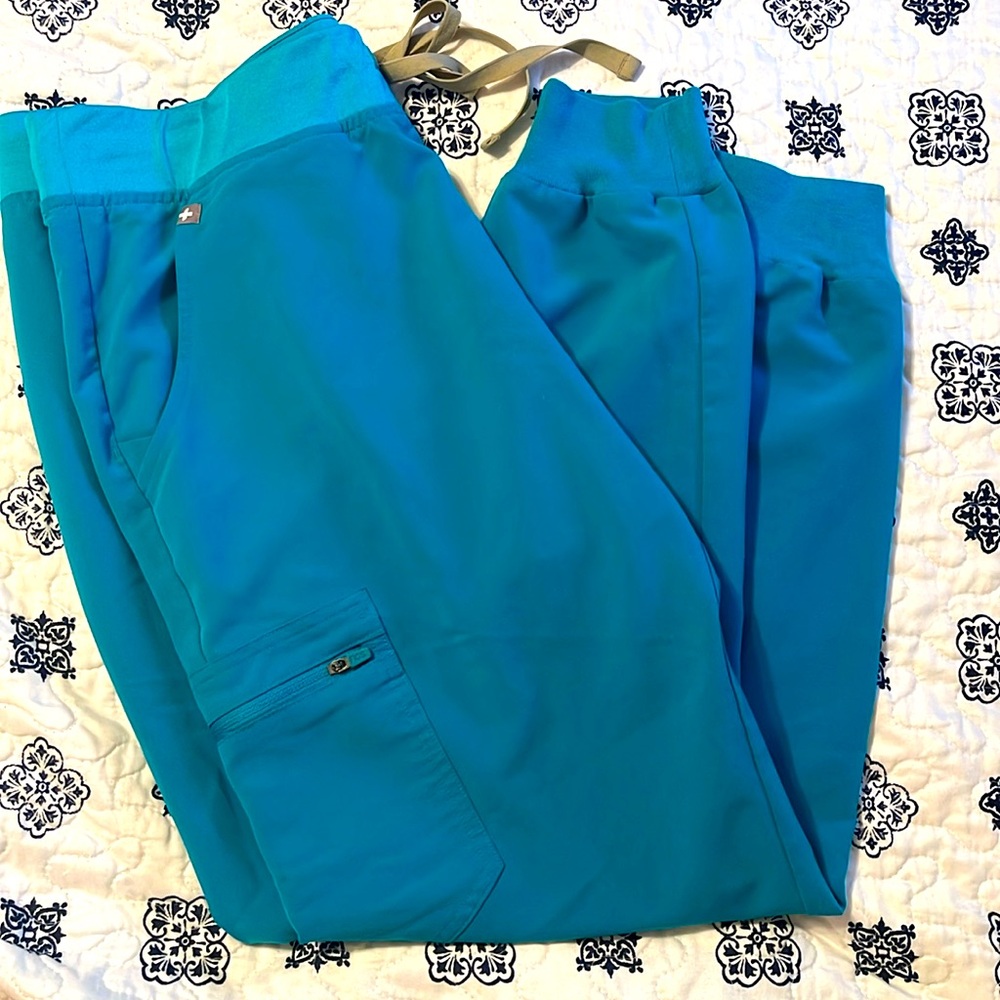 Figs Jogger Scrub bottoms in Teal - Large